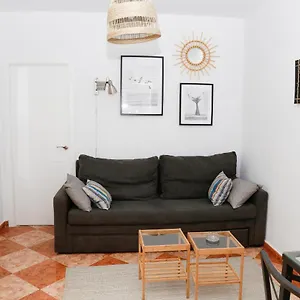 apartamentos-el-punto-playa.es-andalucia.com/